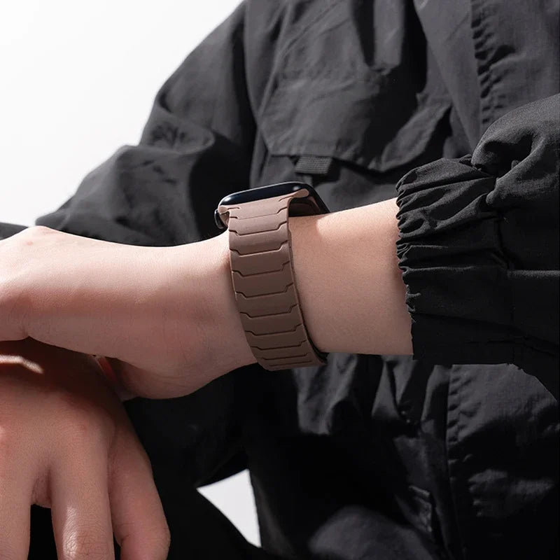 Magnetische Siliconenn Bandje voor Apple Watch – afbeelding 4